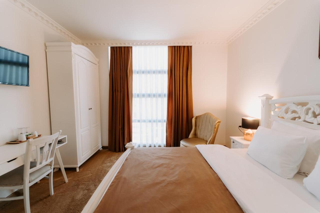 Golden Hotel Priština Exteriér fotografie