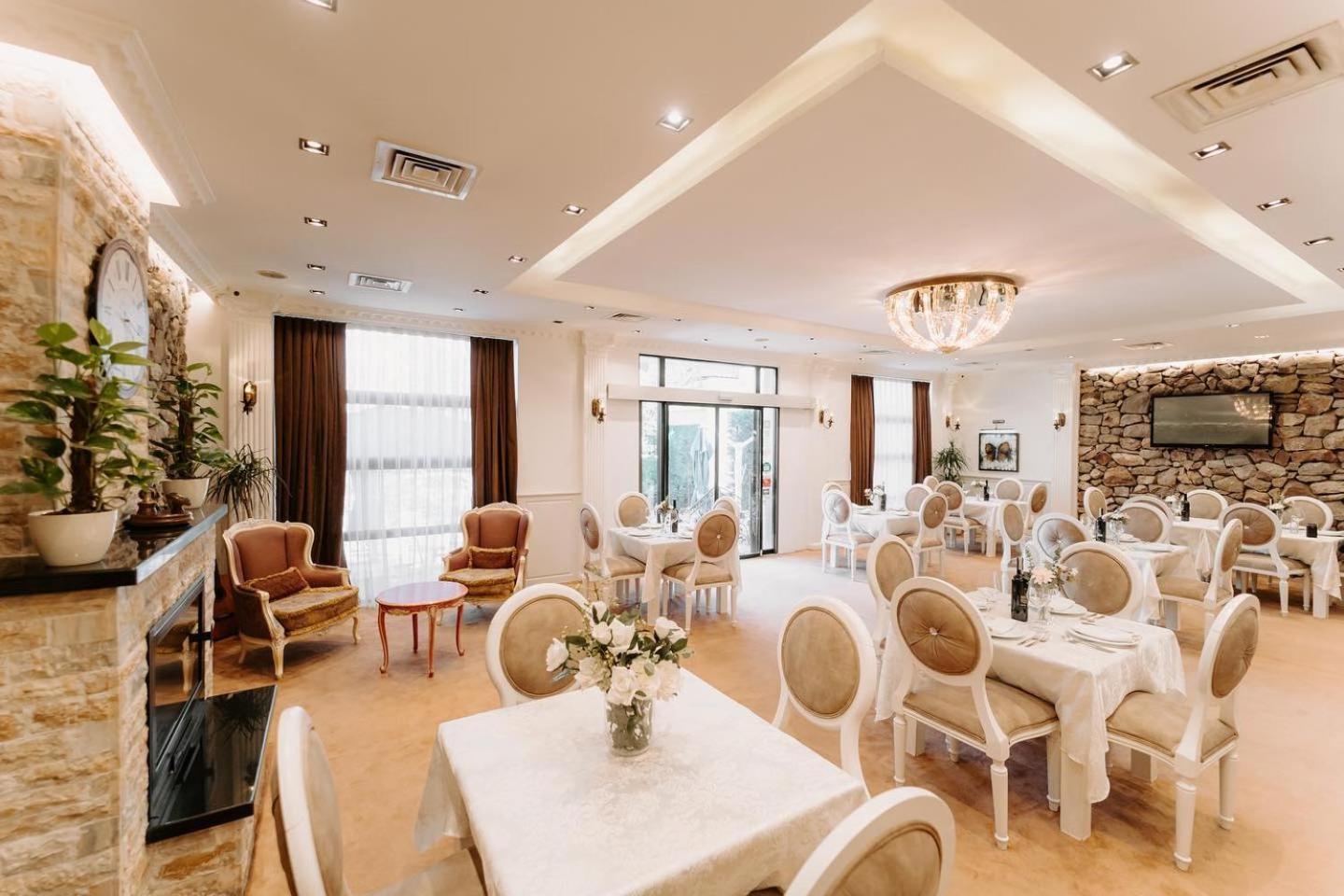 Golden Hotel Priština Exteriér fotografie